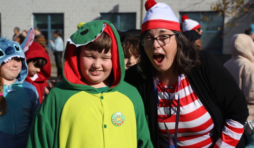 7H2A8530 - Ella Souza teacher and student in costumes