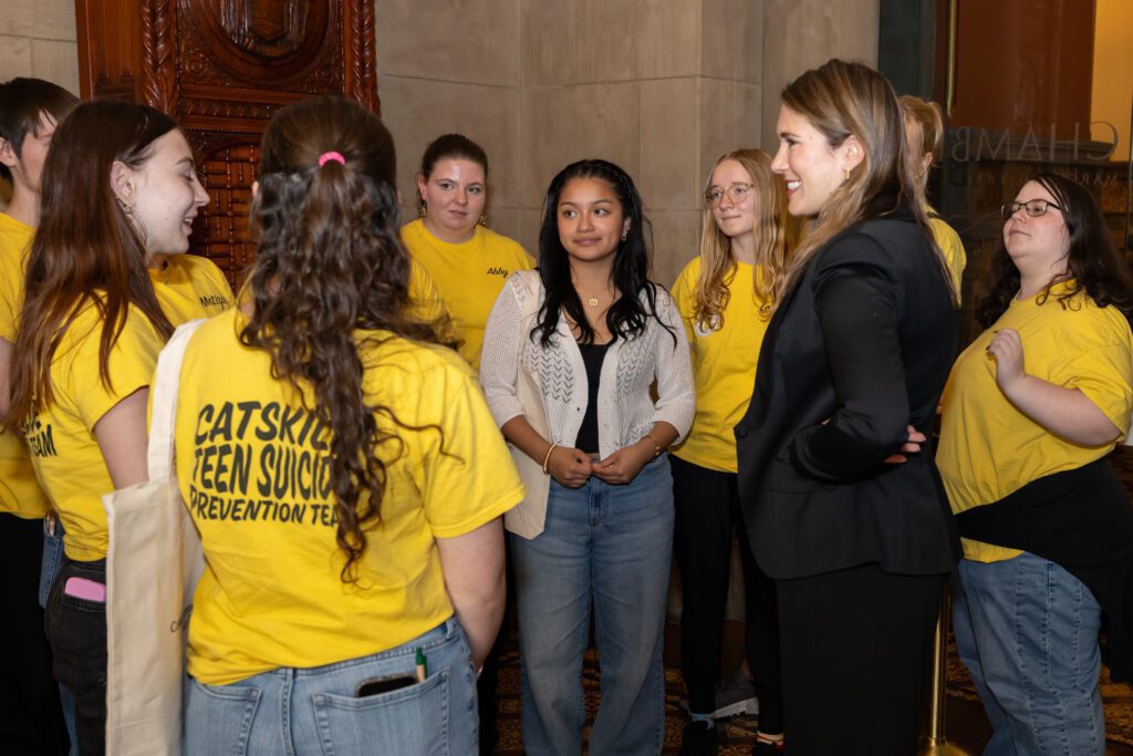 Senator Hinchey mmeting with Yellow Ribbon Team