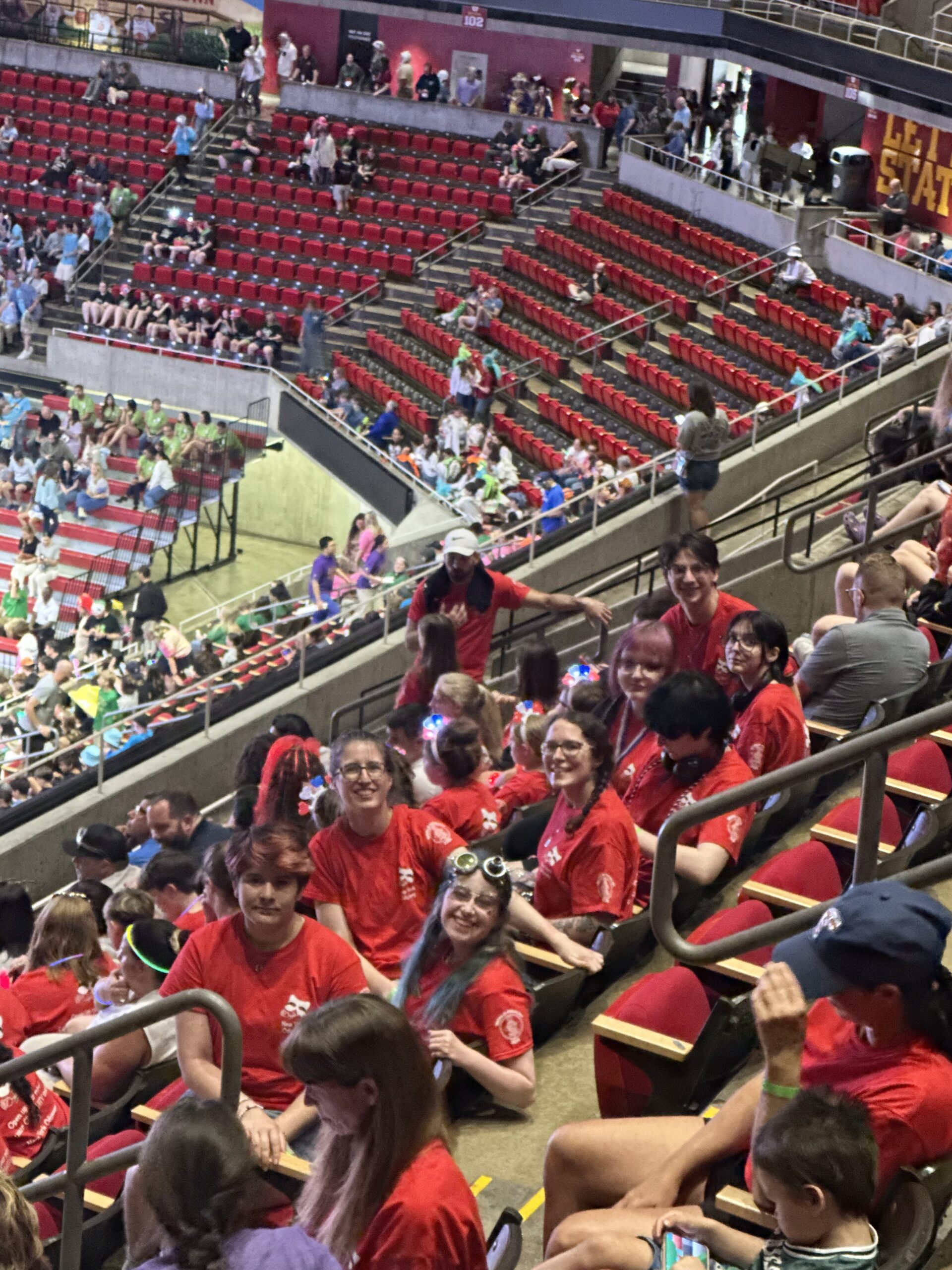 Catskill Odyssey of the Mind team in large arena